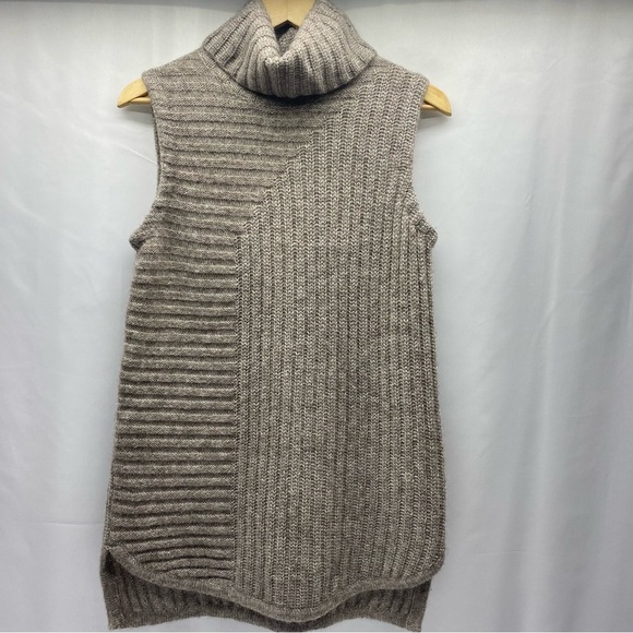 Theory Women’s Sleeveless Turtleneck Sweater XS Beige MOHAIR YAK WOOL - Picture 1 of 14